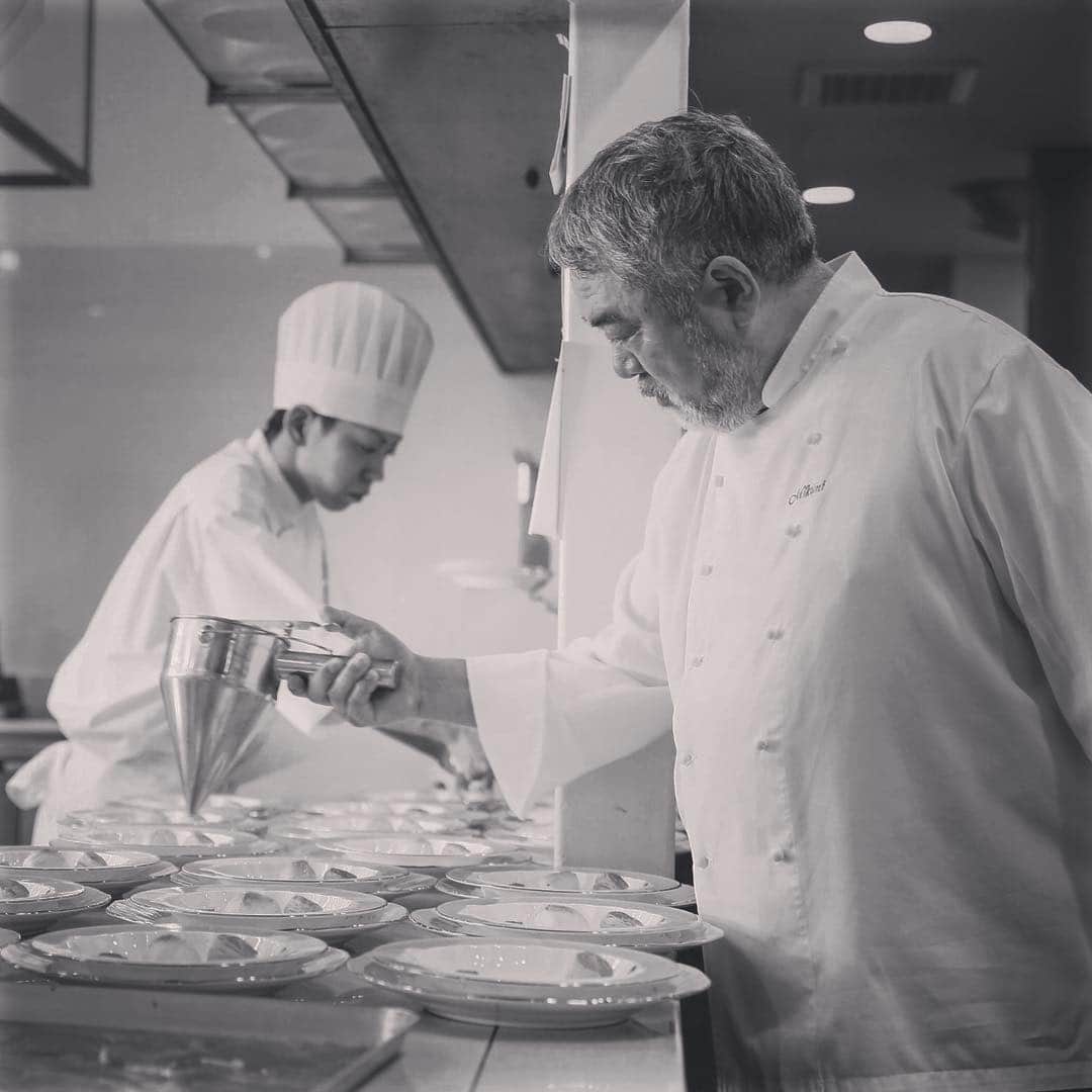 オテル・ドゥ・ミクニ(ウェディング)公式のグルメインスタ