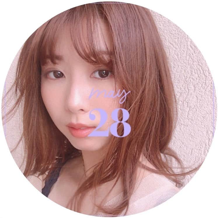 のインスタグラム：「24歳になりました🥳🎂 たくさんのお祝いメッセージ ありがとうございます🥰🥰🥰」