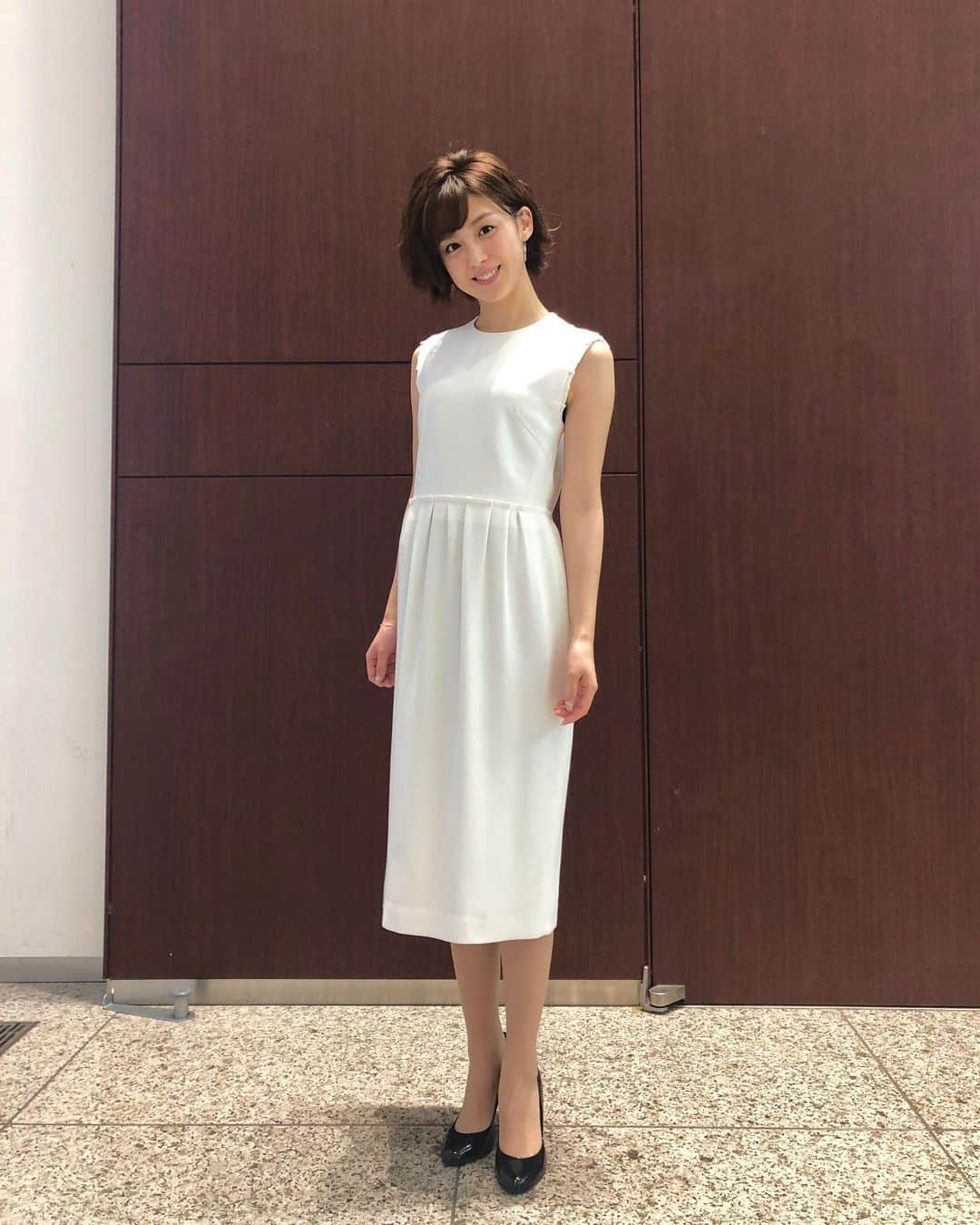 宮司愛海さんのインスタグラム写真 - (宮司愛海Instagram)「今夜８時からは潜在能力テスト✨ 今回はおなじみになってきた、超インテリ軍vs叩き上げ軍です！ただ今回は「超」インテリ軍...なんと7人中5人が東大卒or現役東大生💦 叩き上げ軍はどれだけ食らいついていけるのか...潜在能力で戦うクイズならではの結末が💥 . ゲストは👇の皆さま 朝日奈央さん 井桁弘恵さん いとうあさこさん 大島育宙さん（XXCLUB）  カイさん（超特急）  菊地亜美さん グローバーさん 斉藤慎二さん(ジャングルポケット) 佐藤仁美さん髙田延彦さん 東国原英夫さん 三浦奈保子さん 本村健太郎さん 吉田たかよしさん （※50音順） 個人的には、同じ福岡出身で高校もお隣、さらには大学も同じ(！)の井桁さんにお会いできて嬉しかった...☺️ . 衣装 は真っ白の、ウエストにギャザーの効いた👗 #潜在能力テスト #クイズ #フジテレビ #衣装 #ootd #綺麗に目をつぶる #😪💤」5月28日 12時44分 - manami_miyaji