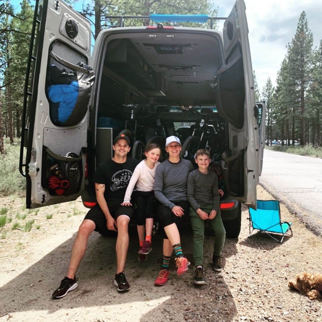 マックス・カーバーのインスタグラム：「Hope you all enjoyed your #MemorialDay as much as I did #family」