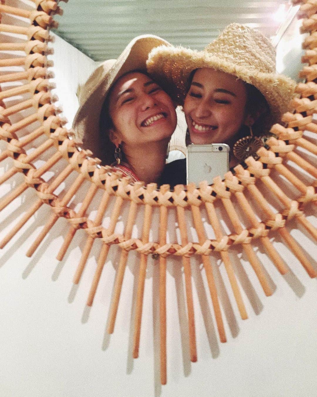 のインスタグラム：「. . さぁ〜今日も頑張ろうっ🌴💛💜 @bakanako . .」