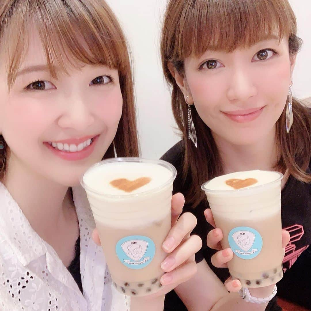 石田真以さんのインスタグラム写真 - (石田真以Instagram)「ゆっぺと移動中に #チーズティー 💕🧀withタピオカ ・ 初めて飲んだけど、 一度で満足🤣普通ので良いや〜 ・ ・ #正直な感想 #美味しかった😋  #でも二度はない 笑笑 #タピオカミルクティー  #タピオカ #nagoyacolor #ishidamai #石田真以 #吉希唯」5月28日 13時12分 - ishidamai86