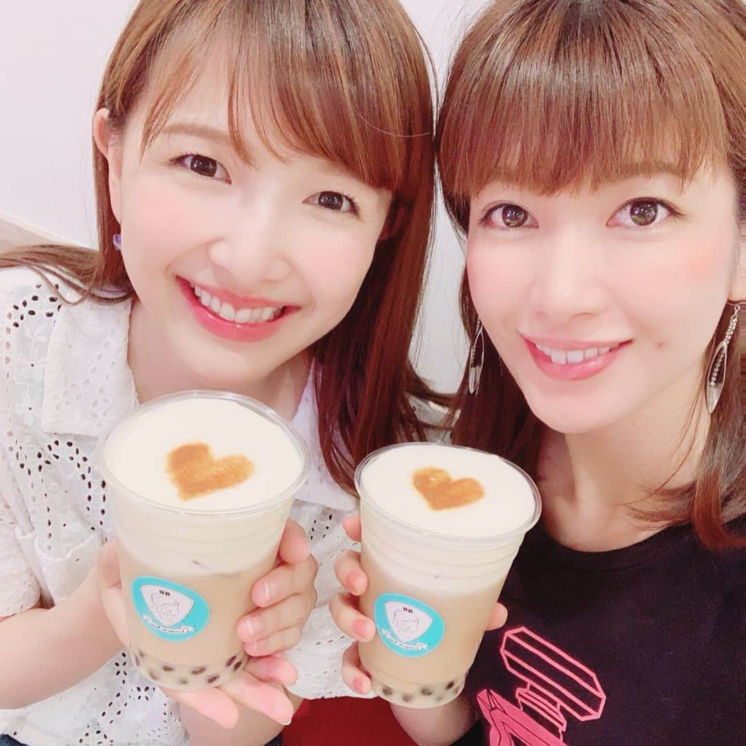 石田真以さんのインスタグラム写真 - (石田真以Instagram)「ゆっぺと移動中に #チーズティー 💕🧀withタピオカ ・ 初めて飲んだけど、 一度で満足🤣普通ので良いや〜 ・ ・ #正直な感想 #美味しかった😋  #でも二度はない 笑笑 #タピオカミルクティー  #タピオカ #nagoyacolor #ishidamai #石田真以 #吉希唯」5月28日 13時12分 - ishidamai86