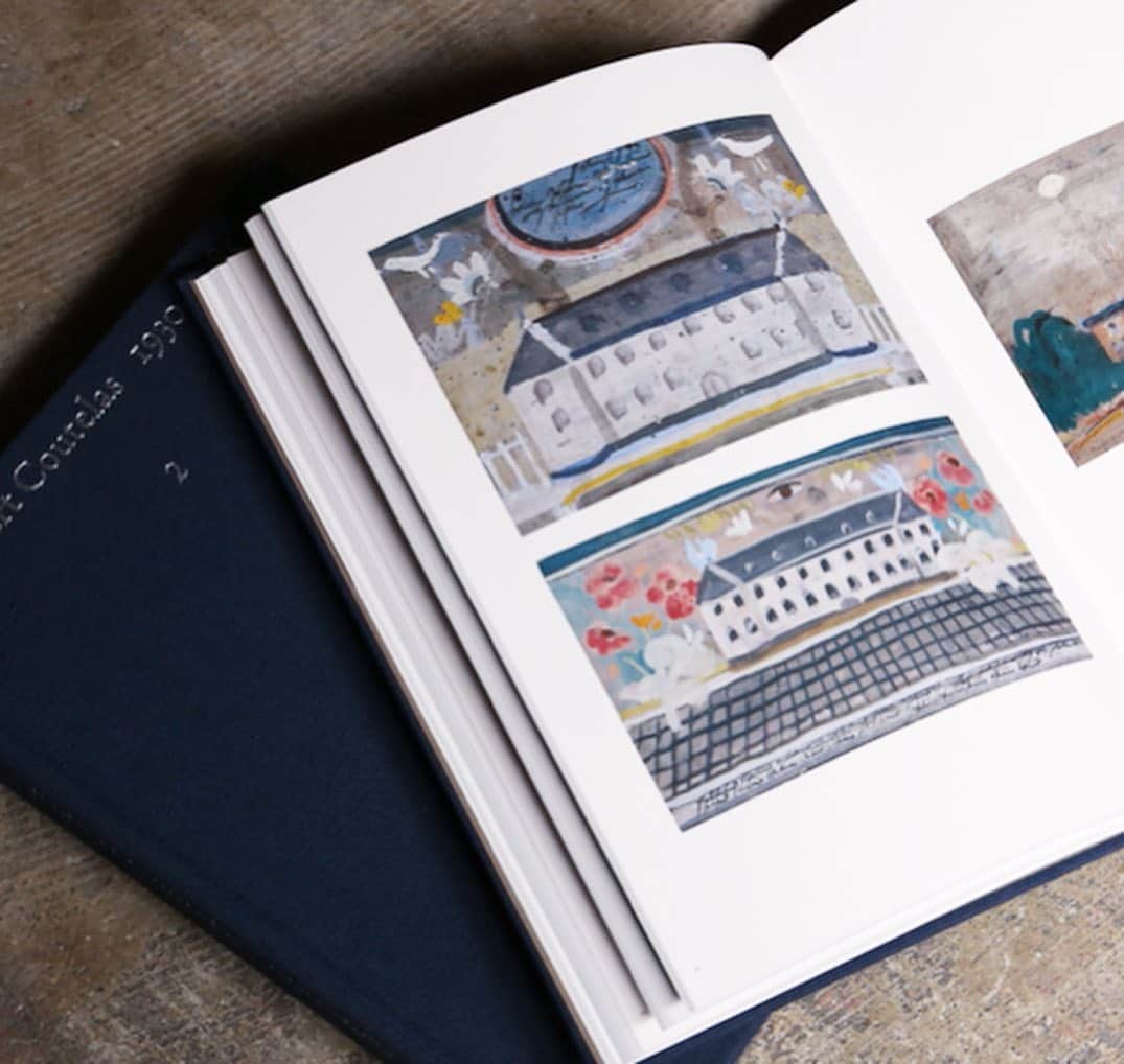 nostos booksさんのインスタグラム写真 - (nostos booksInstagram)「オープンしました。本日の #ノストスオススメ は『ロベール・クートラス作品集 ある画家の仕事』。 パリの画家ロベール・クートラスの作品集。55年の生涯にわたって制作された作品をほぼ網羅した見応えある一冊です。  多数掲載されているのは、「リザーブ」と名付けられた自分自身のコレクション作品たち。「僕のご先祖さま」と呼んでいたポスター用紙半裁ほどの肖像画は、人間も鳥も動物も描かれており、どこか物哀しそうな瞳が印象的。正面を向いたものだけでなく、横向きの瞳からも見つめられているような視線を感じ、クートラスの独自の信仰心が伝わってくるようです。  氏の世界観を十二分に堪能できる本書。布張りに箔押しの表紙も美しく、手に入れたら宝物のように大切にしたい一冊です。 >> @nostosbooks ﻿ ﻿ ﻿ #ロベールクートラス #robertcoutelas  #nostosbooks #本屋 #書店 #bookstore#bookshop #本 #book #books #読書 #本好き #本が好き #世田谷線 #松陰神社前」5月28日 13時19分 - nostosbooks