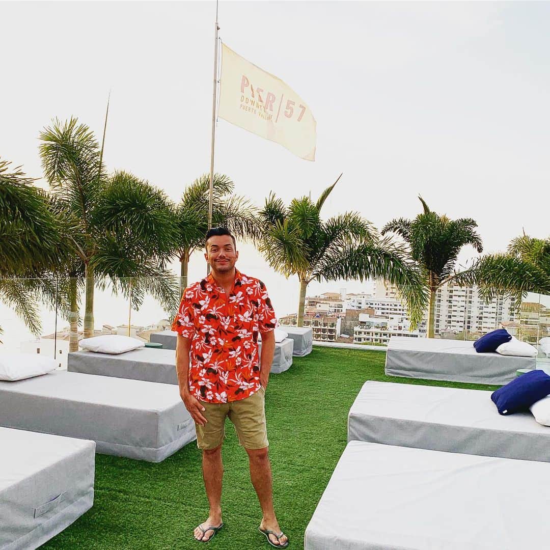 アンソニー・ラモスのインスタグラム：「Last day in paradise @pier57pv ❤️」