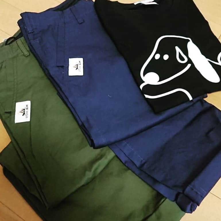 松島由希のインスタグラム：「@edgeandsofa_boulderingpark  STONEBUM様よりボルダーパンツの新作  #ビッグポケットボルダーパンツ  届きました!! ブラックの時より少し薄手の生地なので岩場なら今時期でもいけそうです。何より軽くなって動きやすいのと今回もWSがあるのが嬉しい!! ミリタリーグリーンとグレープはどんなトップスでも相性良いカラーなのでどっちを選んでも間違いないです☺️ バックスタイルもビッグポケットでかわいい♥️ ※オンラインショップより写真拝借しました  履くのが楽しみ！いつもありがとうございます!! #EDGEANDSOFA #STONEBUM #ストーンバム #ボルダーパンツ」