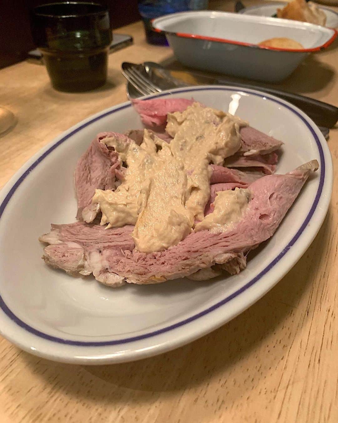 加藤紀子さんのインスタグラム写真 - (加藤紀子Instagram)「昨夜の鈴木家、驚きと美味しいが交互にやってくる味付きの夢みたいな世界🥰 そして今、畑から帰ってお家でおうどん作って食べた一口目で口の中やけどするって言うリアルな世界に引き戻されました。 鈴木家戻りたい🌬🌬 予約もありがとう🙏😍 #アスパラソバージュ畑で育てたいほど美味しかった #カトノリ農園」5月28日 14時32分 - katonoriko