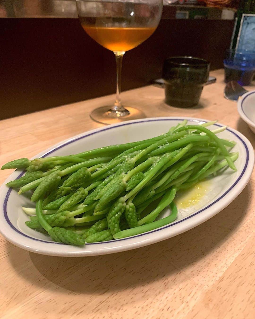 加藤紀子さんのインスタグラム写真 - (加藤紀子Instagram)「昨夜の鈴木家、驚きと美味しいが交互にやってくる味付きの夢みたいな世界🥰 そして今、畑から帰ってお家でおうどん作って食べた一口目で口の中やけどするって言うリアルな世界に引き戻されました。 鈴木家戻りたい🌬🌬 予約もありがとう🙏😍 #アスパラソバージュ畑で育てたいほど美味しかった #カトノリ農園」5月28日 14時32分 - katonoriko