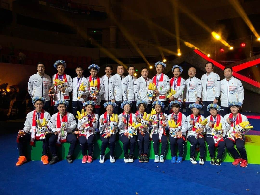 東野有紗さんのインスタグラム写真 - (東野有紗Instagram)「Sudirman cup 2019⭐︎ BIRD JAPAN⭐︎🇯🇵🥈 このチームで戦えたことを誇りに思います。 #日本は強い‼︎日本は強い‼︎日本は強い‼︎ #足は完全復活です  #今後とも応援の程よろしくお願いします #2年後は奪還するぞーっ Thanks for your great amount of support！ come back stronger😌」5月28日 14時29分 - aripei.meee