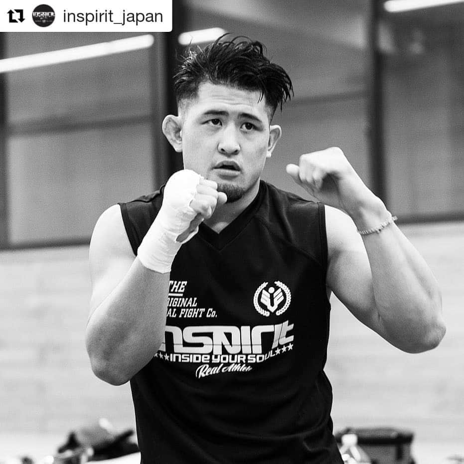 HIROYAさんのインスタグラム写真 - (HIROYAInstagram)「#Repost @inspirit_japan (@get_repost) ・・・ DRYノースリーブ 動きやすさ、素材感によりトップ選手達に人気のDRYノースリーブ。 オシャレなVネックからライトでスタンダードなモデルまで揃ってます。 モデル：inspirit サポート選手  HIROYA inspirit オンラインストアー www.inspirit.jp #inspiritjapan #キックボクシング #格闘技#総合格闘技#ボクシング#トレーニングウェア#hiroya」5月28日 14時29分 - hiroya_tryhard