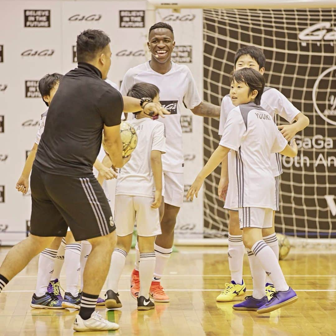 GaGa MILANO 公式 アカウントさんのインスタグラム写真 - (GaGa MILANO 公式 アカウントInstagram)「GaGa MILANO 10th Anniversary Futsal event. Vinicius Jr @viniciusjunior and Dribble Designer Okabe @dribble_designer」5月28日 15時16分 - gagamilano_jp