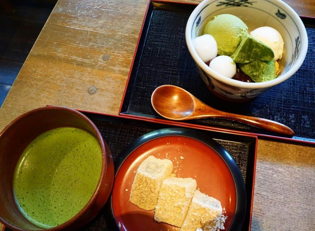 青山恵梨子さんのインスタグラム写真 - (青山恵梨子Instagram)「🍵 京都に行って、美味しいものたらふく食べて来ました❤︎ #京都 #京都グルメ #京都カフェ  #文之助茶屋  #わらび餅好きすぎる  #お抹茶最高」5月28日 15時25分 - eriko_aoyama