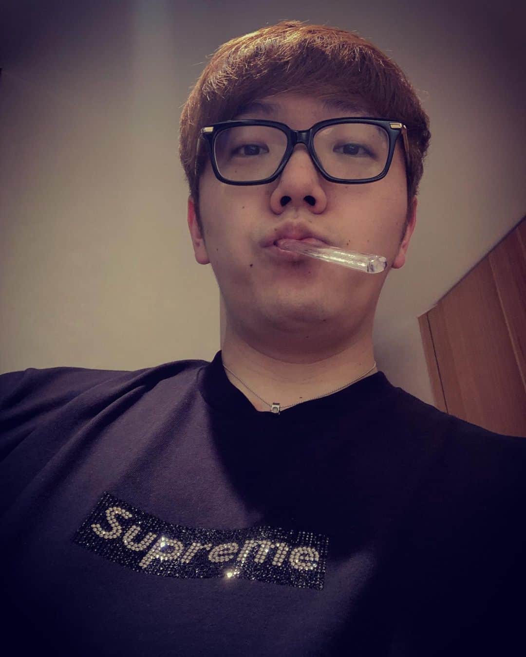 HIKAKINのインスタグラム：「New Tシャツ  #supreme #シュプリーム」