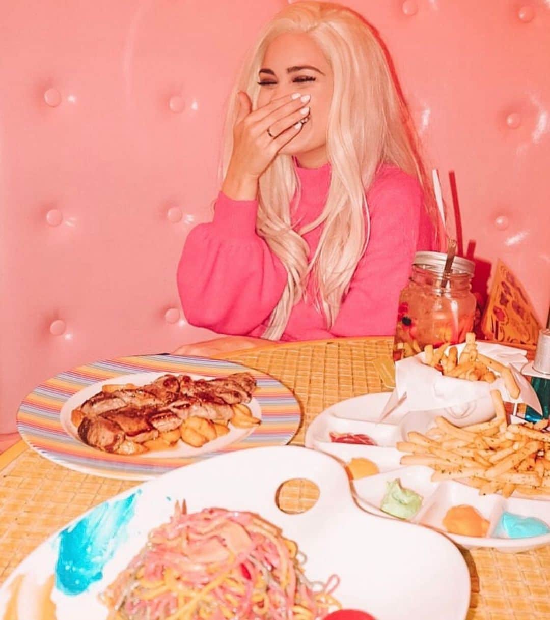 KAWAII MONSTER CAFEのグルメインスタ