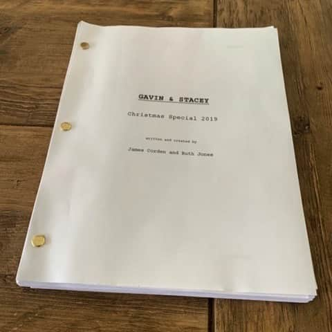 ジェームズ・コーデンのインスタグラム：「Ruth Jones and I have been keeping this secret for a while... We’re excited to share it with you. See you on Christmas Day @BBCOne #GavinandStacey」