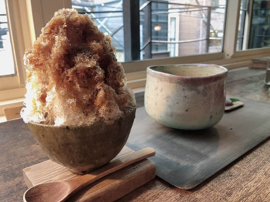 加藤るみさんのインスタグラム写真 - (加藤るみInstagram)「お抹茶のうつわを自分で選んだよ🍵 今年初かき氷⛄️❄︎ 落ちついてて素敵なカフェだった💭」5月28日 15時54分 - rumicinema