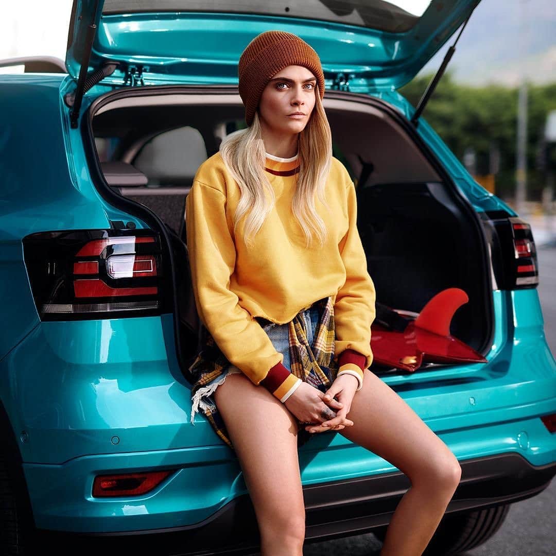 カーラ・デルヴィーニュさんのインスタグラム写真 - (カーラ・デルヴィーニュInstagram)「Just saying, we’re all #MoreThan1Thing. Discover the new campaign for the all-new #VWTCross #Volkswagen @Volkswagen #Ad」5月14日 7時17分 - caradelevingne