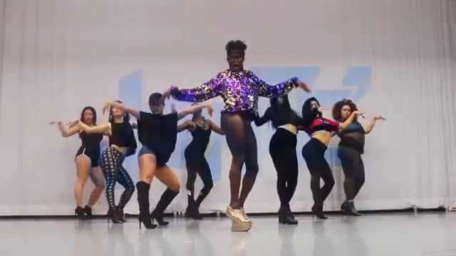 JONTE’のインスタグラム：「Come clean up your lines tonight & Every Monday at 7:30pm via @peridancecapeziocenter . Also twirling every Wednesday at 1pm @peridancecapeziocenter & 4:30pm via @bdcnyc 🎥 @santana_allminds . Prancers plz tag yourselves : @reynanunez._ @tomo6kaijohn @__nvme  @sakimiyake1023 @yuheeyang @karintatsuoka .... 🎶 #MsDynamite #bumpngrind」