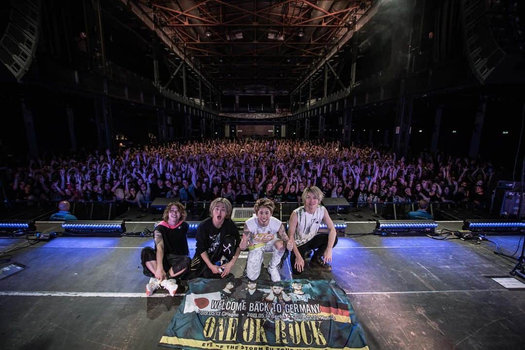 Taka さんのインスタグラム写真 - (Taka Instagram)「Yes!!! Yes!!! Yes!!! 🇩🇪 Cologne!!! Germany!!!! Love you guys!!! @jamiecarterfilms @oneokrockofficial」5月14日 7時56分 - 10969taka