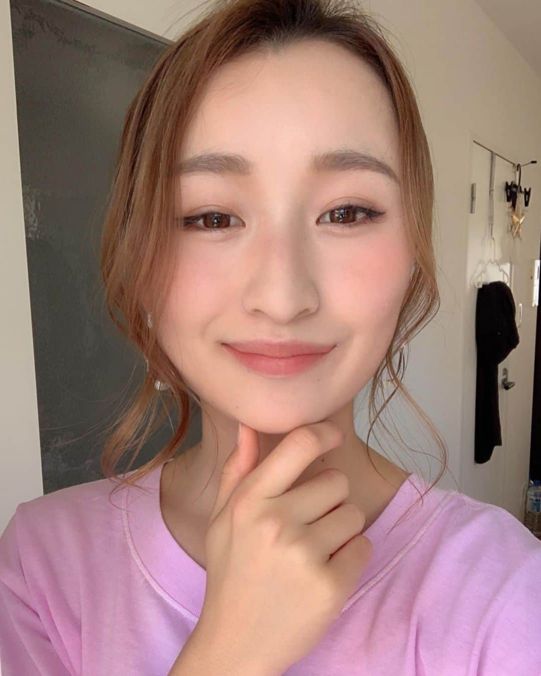 のインスタグラム：「- - 肌の調子が良い☺️ ずっと気になってた最近話題の 韓国コスメ載せます👌🏻 ストーリーにも載せてた @serendibeauty_jp ( @jzzzzk さんもおすすめしてたやつ💞) - ✔️ LA-BLOOM REPAIR CREAM 肌細胞を活性化してくれる再生クリーム。 使ったことのないくらい濃厚！ 塗った後の艶がすごい！！✨ ✔️ ESSENTIAL SILK BB CREAM 他のBBに比べてカバー力が高いのに、 厚塗り感がないところがすき！ ✔️BLOSSOM TONE-UP CREAM 保湿もされるし肌の凹凸が均一になる感じ！ 綺麗な肌色にもしてくれる☺️ - また良いコスメあったら載せます✨ - #ゴルフ女子 #ゴルフ男子 #ゴルフコーデ #スポーツ女子  #ゴルフウェア #スポーツ #golf #골프 #골프스타그램 #골프장 #라운드 #골프스윙 #골프사랑 #스크린골프 #드라이버샷 #韓国 #韓国旅行 #韓国グルメ #韓国屋台 #韓国コスメ #韓国購入品 #韓国土産 #旅行 #海外旅行 #旅ジョ #南大門 #韓国コスメ #韓国スキンケア #韓国情報 #韓国美容皮膚科 #美容皮膚科」