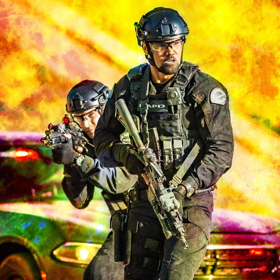 シェマー・ムーアさんのインスタグラム写真 - (シェマー・ムーアInstagram)「We’re comin for ya this THURSDAY at 10/9c ... about to light those TV screens up 🔥🔥 with an adrenaline filled FINALE of #SWAT!!!! So get ready, clear your schedules so you can tune in ... or set your DVR’s ... this one’s gonna be HUGE 💣💣🔥🔥💥💥👊🏽👊🏽💪🏽💪🏽 #swatcbs」5月14日 8時05分 - shemarfmoore