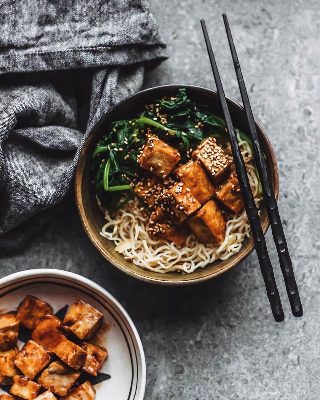 Instagramさんのインスタグラム写真 - (InstagramInstagram)「“Cooking has always been a conversation between my own lifestyle and the culture I’m from,” says food photographer and recipe developer Hannah Che (@hannah__chia), who has lived all over the world — from Pittsburgh, Pennsylvania, to Guangdong, China. “Honoring my heritage means connecting the food I make to the past, but also using it as a conversation to explore my own identity and tell my own story.” For Hannah, #APAheritagemonth helps celebrate the diversity of Asian Pacific American people’s cultures and origins. “But it shouldn’t just be this month,” she says. “There are so many incredible things that Asian Pacific Americans are doing out there that really should be more visible year round.” This post is in celebration of Asian Pacific American Heritage Month, celebrated every May in the United States. Photo by @hannah__chia」5月14日 8時17分 - instagram