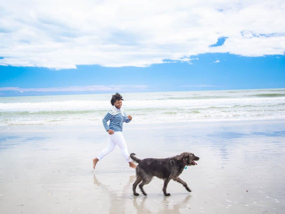 L.L.Beanさんのインスタグラム写真 - (L.L.BeanInstagram)「Sand in the car > sweat on the treadmill. #BeanOutsider (📷: @prepfordwife) . . . . #Beach #BeachDogs」5月14日 8時16分 - llbean