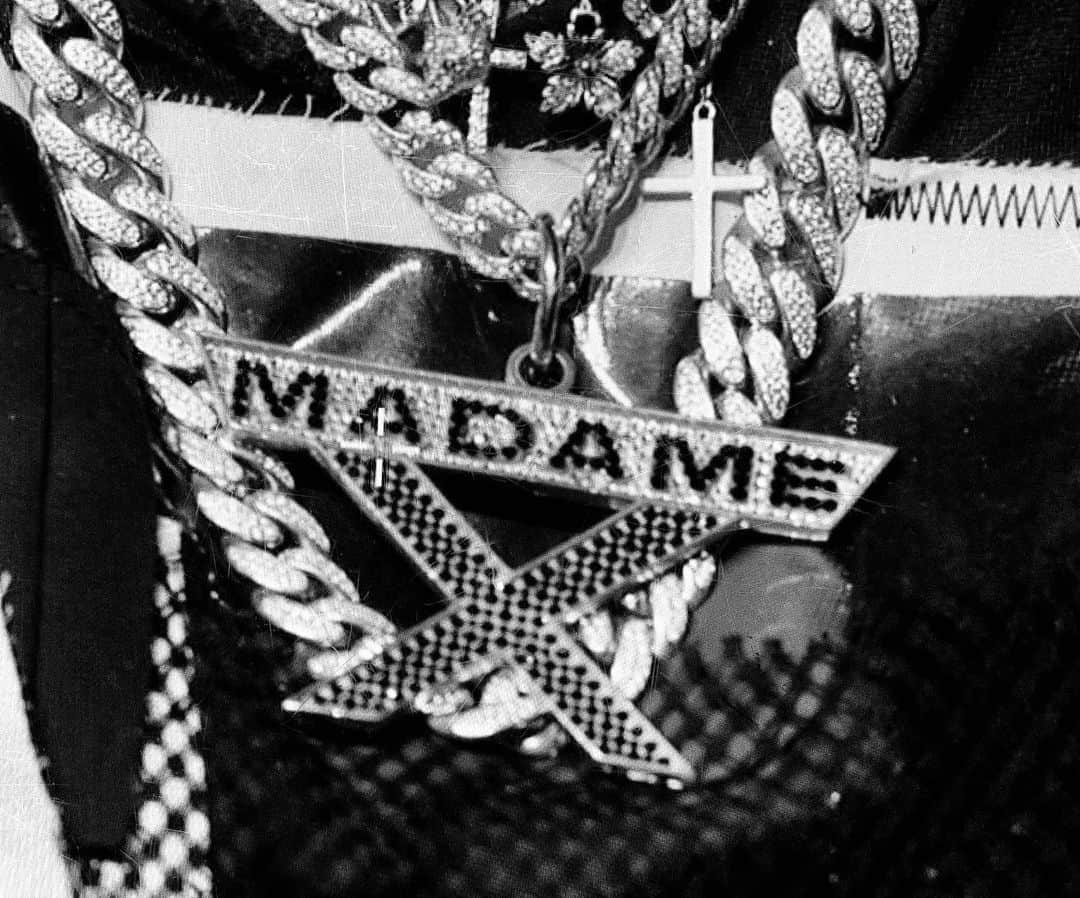 マドンナさんのインスタグラム写真 - (マドンナInstagram)「I Crave.......... Madame ❌ #crave #drip #swaelee」5月13日 23時35分 - madonna