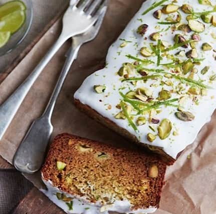 Vitamix Global Headquarters Real foodさんのインスタグラム写真 - (Vitamix Global Headquarters Real foodInstagram)「We’re so much more than smoothie makers. • 📸: Pistachio Lime Zucchini Cake - Link to #recipe in bio. • #pistachio #lime #zucchini #cake #bread #icing #baking #vitamix #batter」5月13日 23時39分 - vitamix