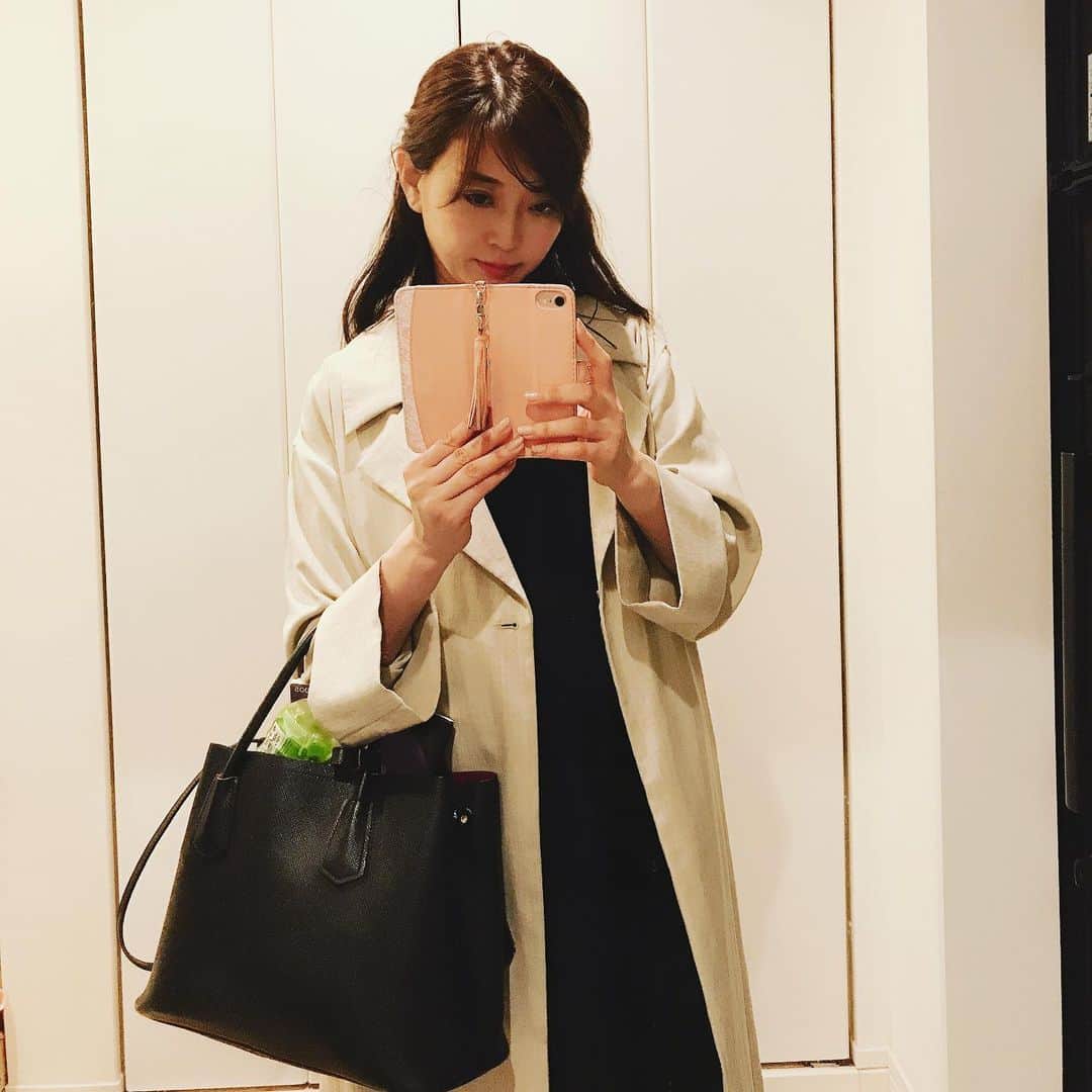 高村凛さんのインスタグラム写真 - (高村凛Instagram)「お家ついた。 今日のお洋服。  コート #INED ワンピース #styledeli  お疲れ様でした💕  #fashion」5月13日 23時49分 - rin_takamura