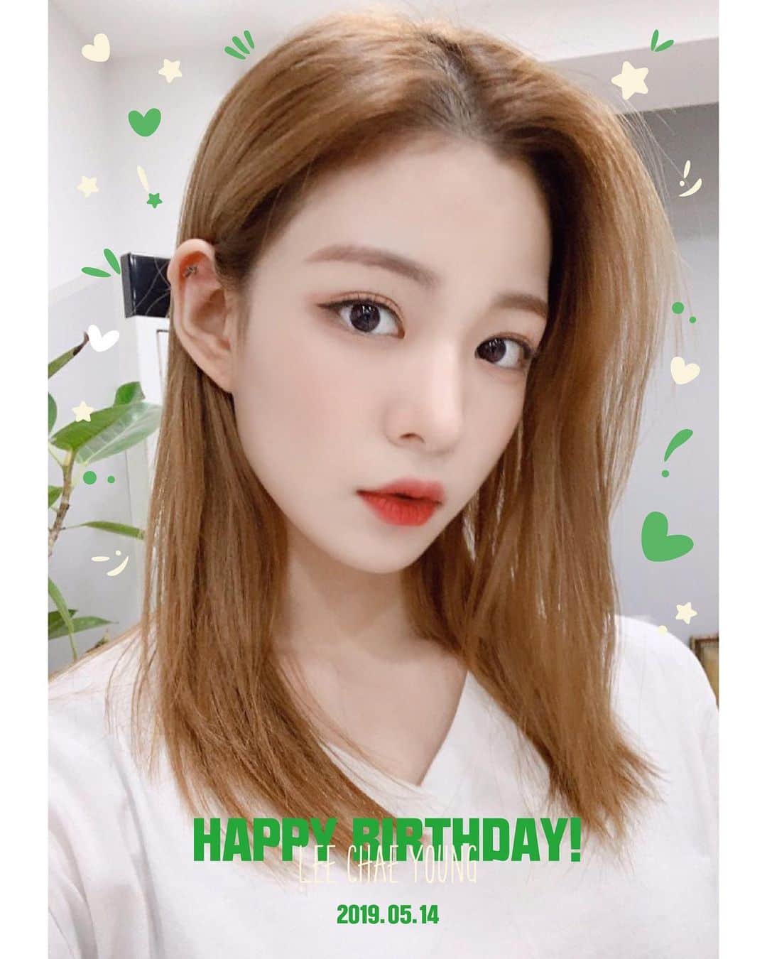 Mnetさんのインスタグラム写真 - (MnetInstagram)「⠀⠀⠀ [#fromis_9 🎉] 190514 HAPPY BIRTHDAY TO CHAEYOUNG 봄날의 햇살처럼 눈부시게 빛나는💝 #프로미스나인 #채영 의 생일을 축하합니다 #HAPPY_CHAEYOUNG_DAY #이채영」5月14日 0時00分 - officialfromis_9
