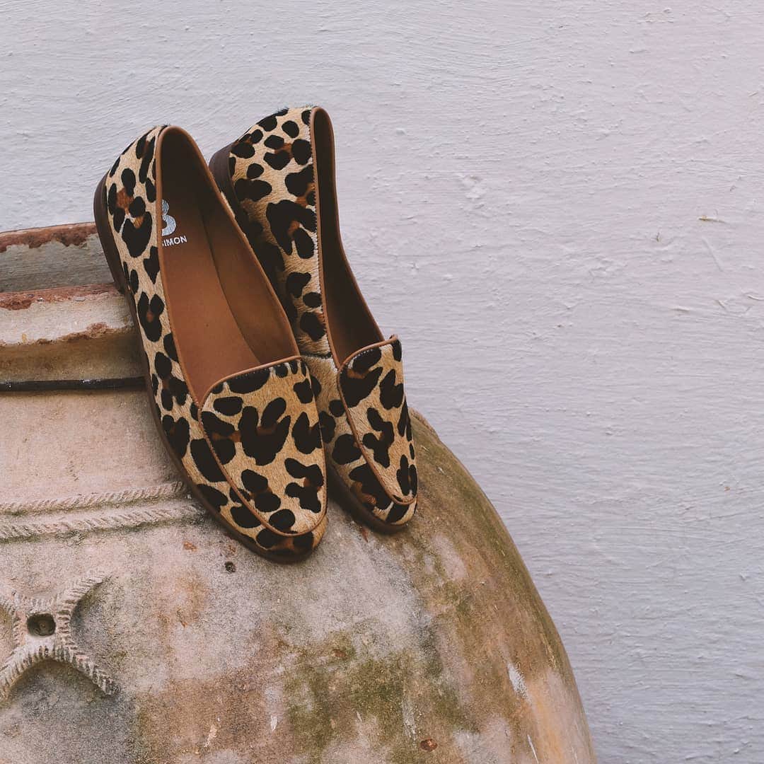 ベンシモンのインスタグラム：「Authentique en mocassins chic ☀️ 🇬🇧 Authentic in chic loafers ☀️ #bensimon #pe19 #summer」