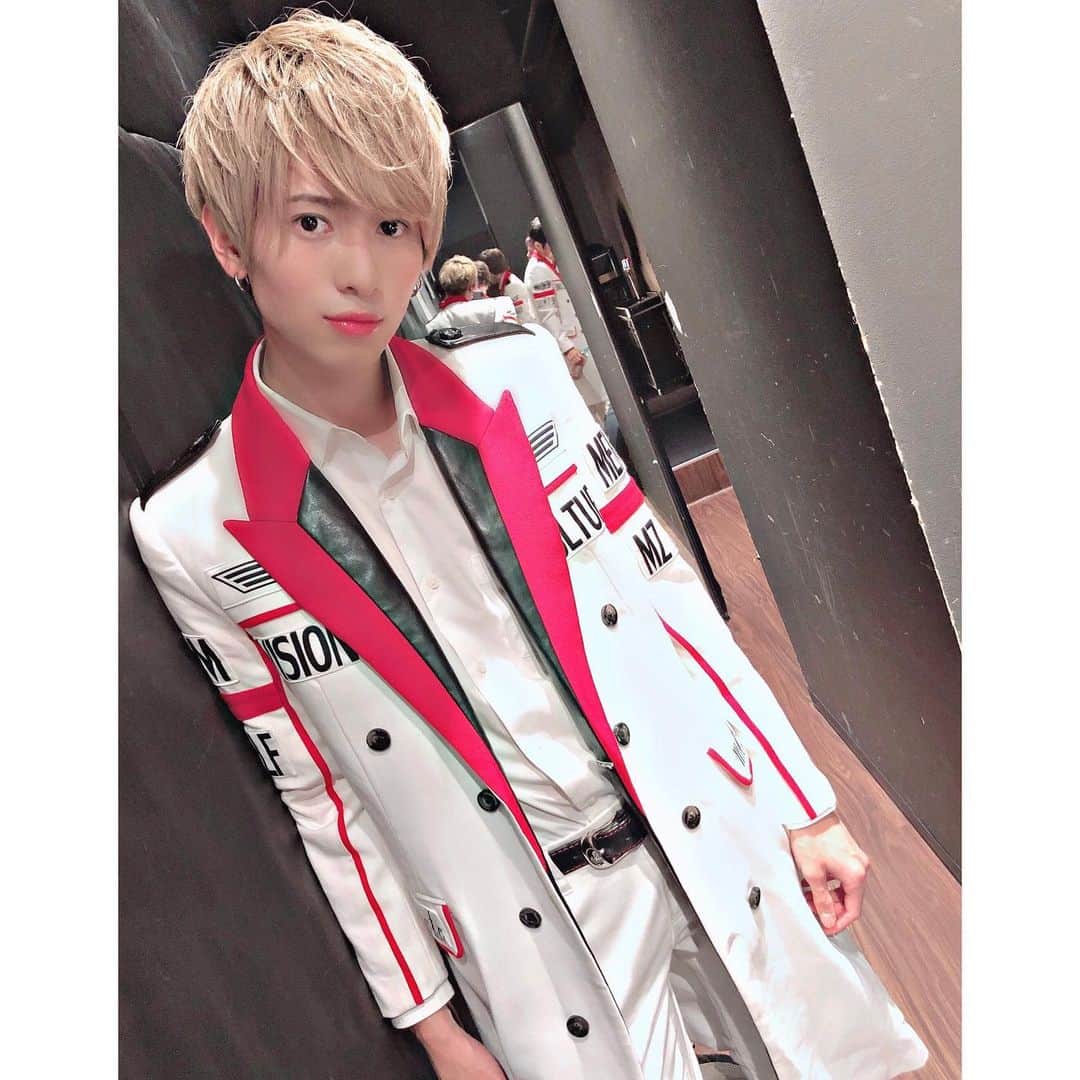 岡田鷹斗のインスタグラム：「5/11 🤴My photo🏰🔱💎 ・ ・ ・ #NEVAGIVEUP #アイドル #beautiful  #Fukuoka  #岡田鷹斗」