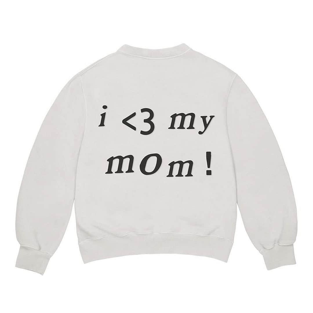 HYPEBEASTさんのインスタグラム写真 - (HYPEBEASTInstagram)「@hypebeaststyle: Kanye West has released a “Beautiful Mother’s Day” crewneck to celebrate this past Sunday’s annual holiday. Priced at $165 USD the celebratory sweater comes in a “Bone” color, and can be purchased via shop.kanyewest.com.  Photos: Kanye West」5月14日 0時03分 - hypebeast