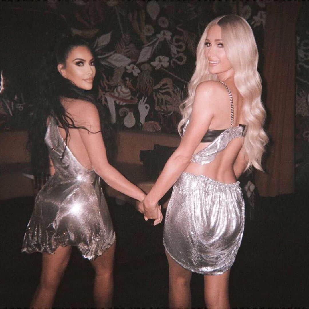 キム・カーダシアンさんのインスタグラム写真 - (キム・カーダシアンInstagram)「So fun shooting this video with @parishilton for her new song #BestFriendsAss 🍑💎」5月14日 0時18分 - kimkardashian