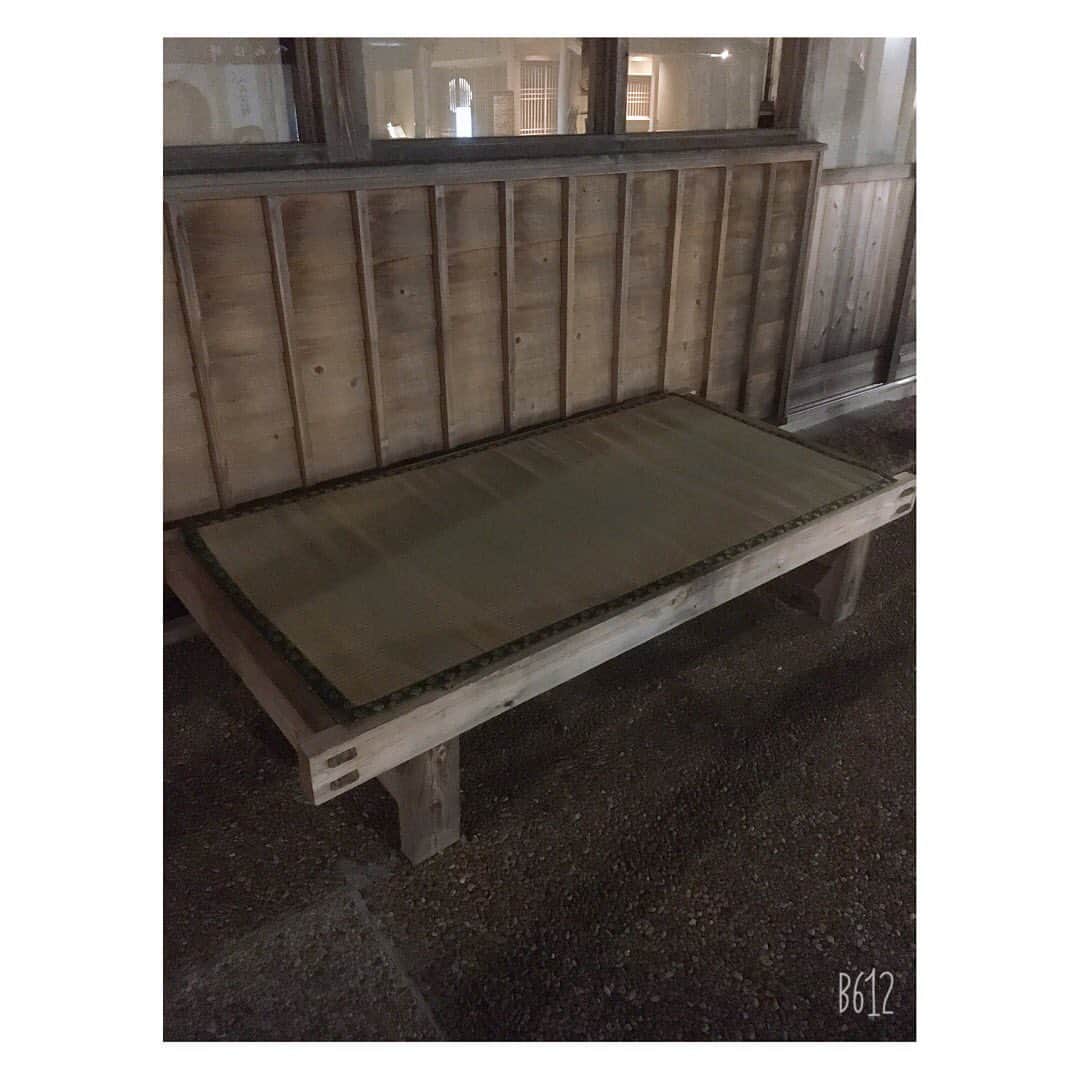 謝依旻さんのインスタグラム写真 - (謝依旻Instagram)「今日は朝7時に上海浦東空港の近くのホテルから出発し、9時50分の飛行機に乗り、目的地の伊勢市のホテルに着いたのは17時前でした🚉💦(実は昨日、対局終わった後、すぐ上海に移動し、なんと4時間掛かりました💦 . . さすがに疲れてます😅 . . でも、先程、外宮参道で少し散歩したら、ちょっと元気になりました✨やはり伊勢は素晴らしい✨ 空気が違う！！ 日本にいるだけで幸せなことです！！ . . 中文版 今天早上7點從上海浦東機場附近的飯店出發，搭9:50分的飛機，到達目的地,已經快傍晚5點🚉💦 一整天都在坐交通工具，真的有累到😅（主要是昨天一下完棋，又坐4小時的車到上海💦 . . 不過，剛才到外宮参道散步，吸收了伊勢的能量，感覺元氣好像有恢復一些✨✨ 伊勢果然是個好地方✨空氣真的不一樣😂  #japan #三重県 #ise  #伊勢 #パワースポット  #外宮参道 #photo  #powerspot #kenzo」5月14日 0時42分 - igo_1116