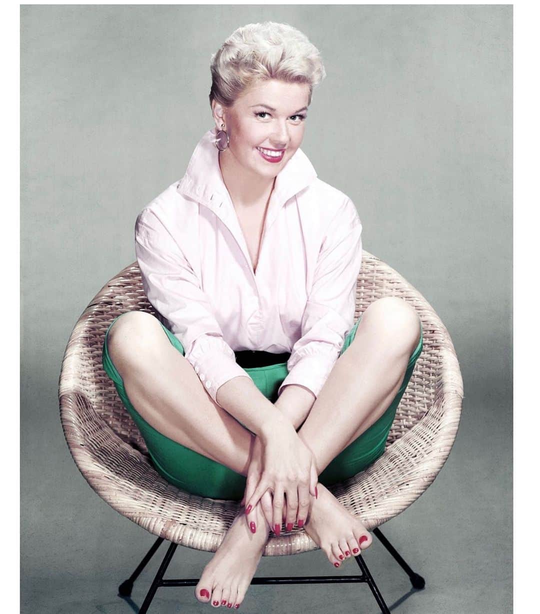 キャンディス・キャメロン・ブレさんのインスタグラム写真 - (キャンディス・キャメロン・ブレInstagram)「Throughout my career, I always dreamed of being a modern day Doris Day 💗💕💗 Thank you for being a role model.」5月14日 0時58分 - candacecbure