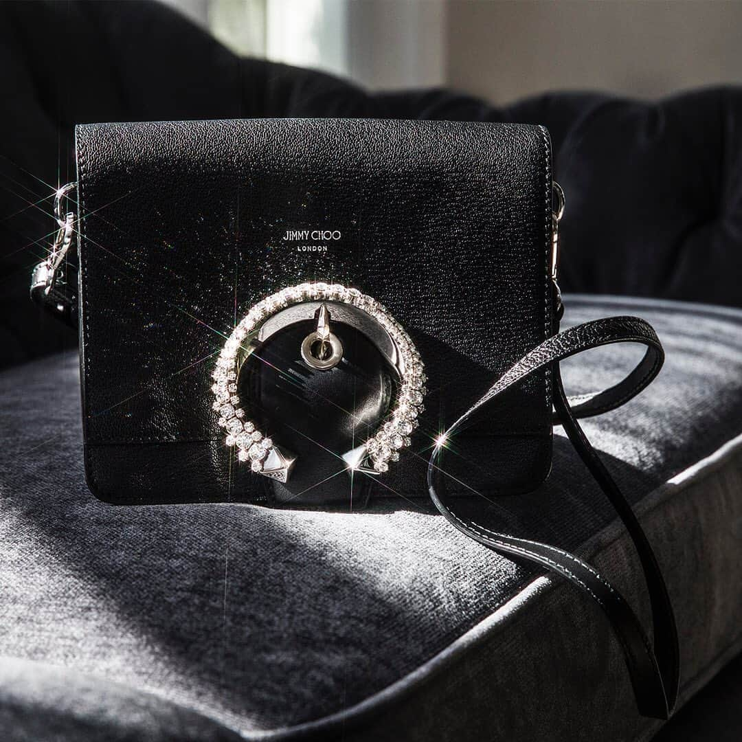 Jimmy Chooさんのインスタグラム写真 - (Jimmy ChooInstagram)「The statement crystal buckle adds a glamorous edge to our cross body MADELINE bag #JimmyChoo」5月14日 1時00分 - jimmychoo