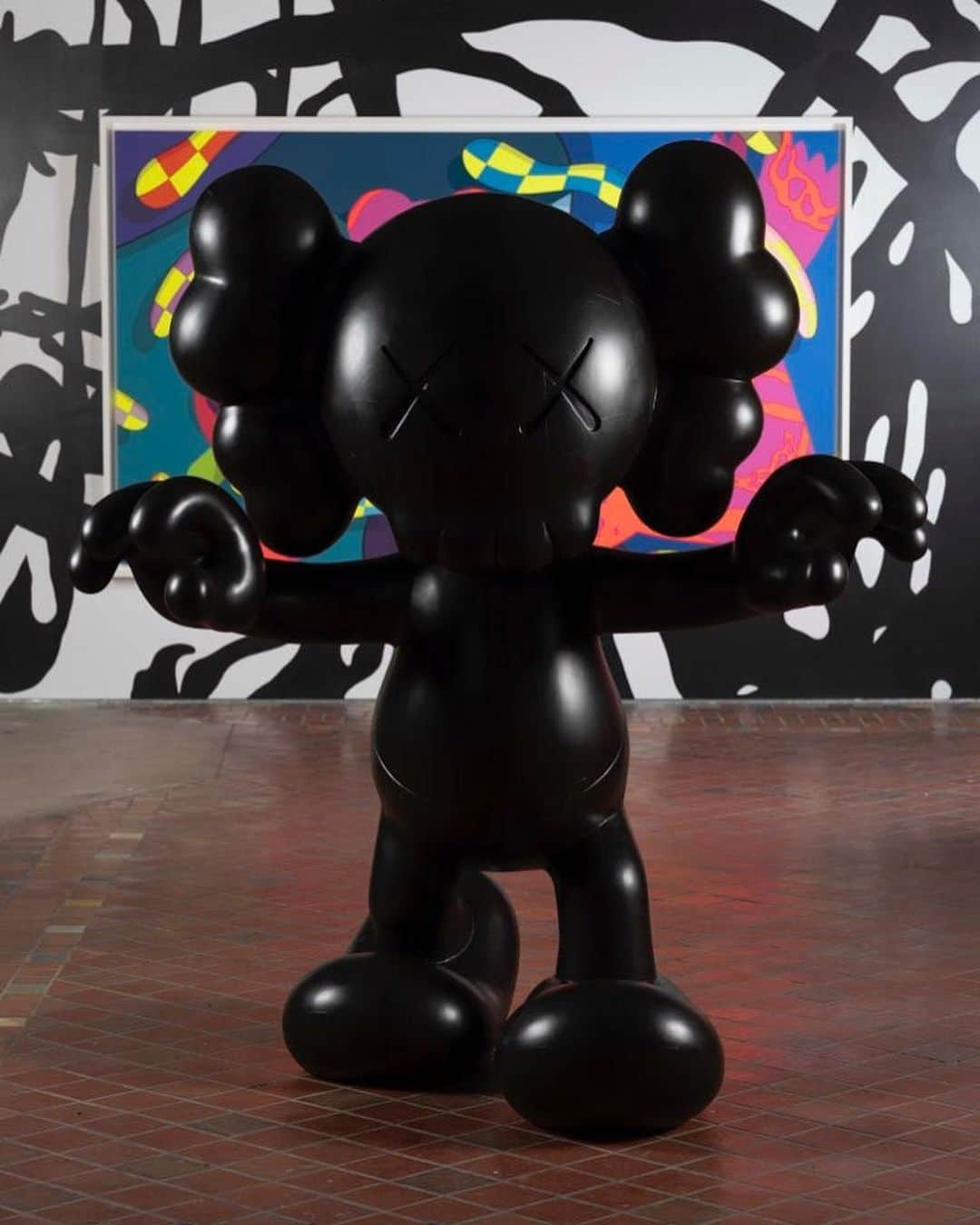 HYPEBEASTさんのインスタグラム写真 - (HYPEBEASTInstagram)「@hypebeastart: This past weekend, @kaws launched his “ALONE AGAIN” exhibition at @mocadetroit. The art show included life-sized Companion sculptures and vivid paintings, set against a sprawling wall mural. Swipe for a look inside MOCAD, and to see the works included in the exhibition.  Photos: @jontywilde/@mocadetroit, KAWS Inc.」5月14日 1時12分 - hypebeast