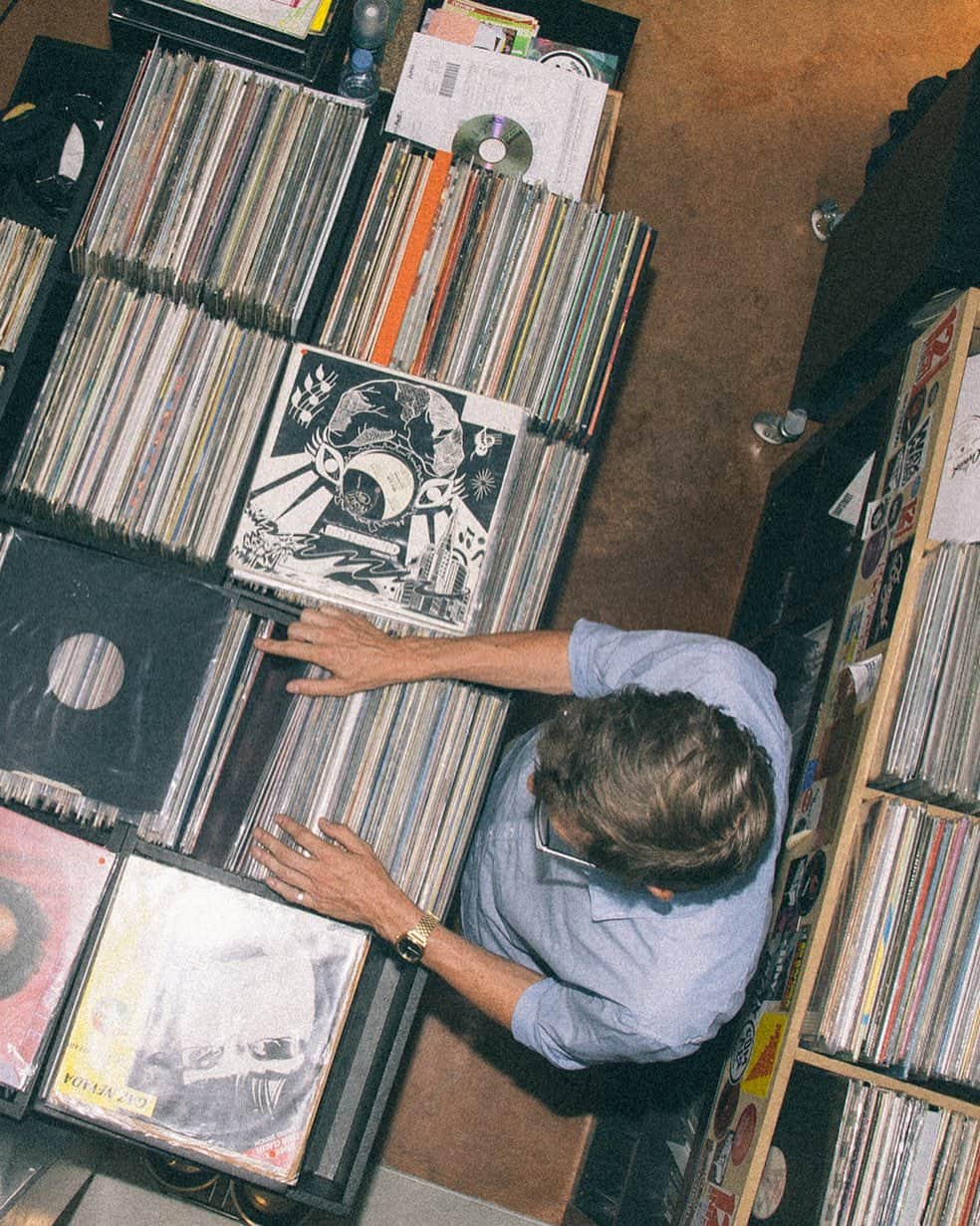 Red Bull Music Academyのインスタグラム：「Sébastien Deswarte digging in his private home in Lille. Learn more about the DJ/audiophile and his tribute to New York’s renowned soundsystems at the link in our bio. — 📷 @sarahbastin #records #vinyl #audiophile」