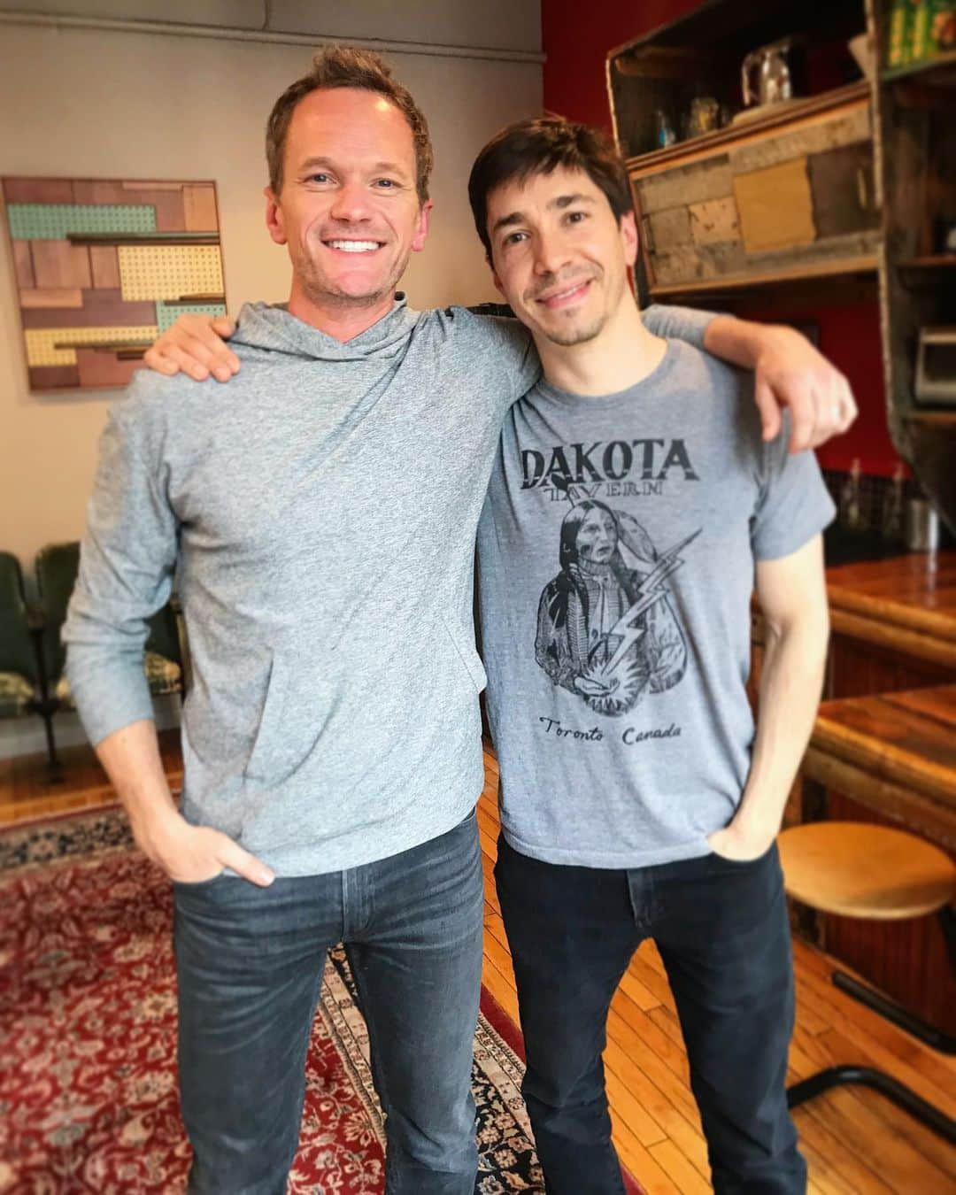 ニール・パトリック・ハリスさんのインスタグラム写真 - (ニール・パトリック・ハリスInstagram)「‘Twas great fun speaking with the awesome @JustinLong on his brand new podcast, Life is Short! We discussed things that are too inappropriate for our moms to hear, so I’m glad it didn’t drop yesterday. Listen now at wondery.fm/lifeisshort or wherever you get your podcast fix.」5月14日 1時15分 - nph