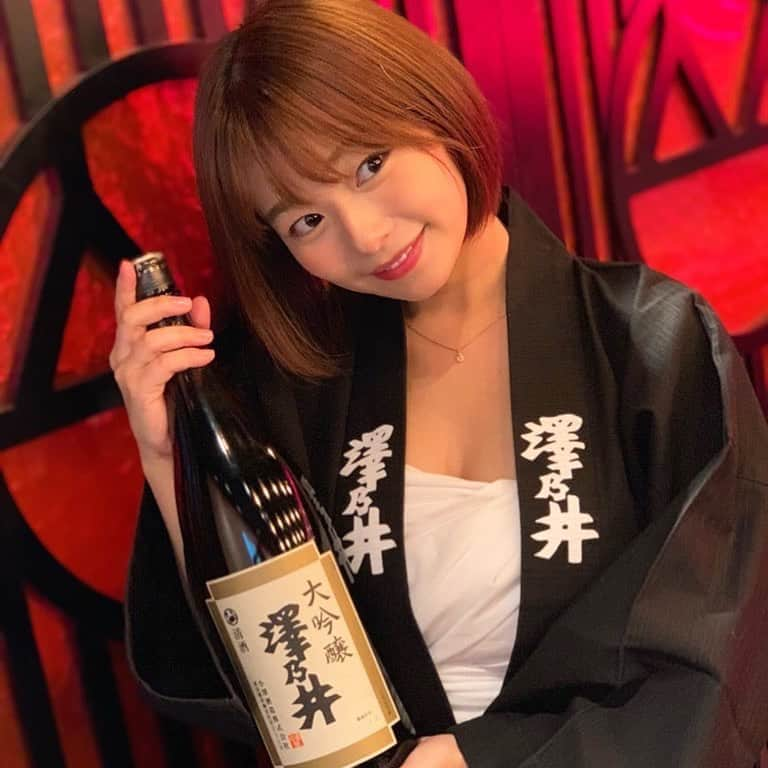 和地つかささんのインスタグラム写真 - (和地つかさInstagram)「昨日は週プレ杜氏酒場ありがとうございました✨日本酒澤乃井飲み放題で思わずべろべろでした😋💕 ・ 初めてのさらし姿😆 #さらし #サラシ #週プレ酒場 #週プレ #週プレ杜氏酒場 #日本酒 #澤乃井 #法被 #japan #sake #日本酒 #japanesegirl #japanesesake #sakegram #saketime #sakelovers #sakebar #sakebomb  #sakecocktail」5月14日 1時24分 - tsutam_