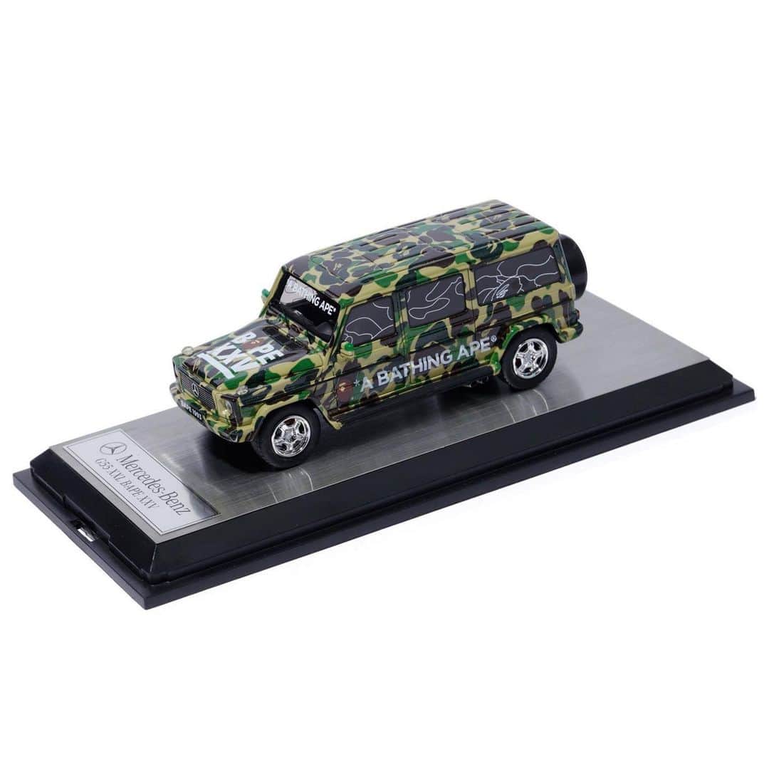 HYPEBEASTさんのインスタグラム写真 - (HYPEBEASTInstagram)「#hypelife: @bape_japan has joined forces with German toy maker @schuco_official to produce a miniature @mercedesbenz G55 XXL wrapped in a BAPE camouflage print. The collectible will be released via BAPE this Saturday, May 18 for ¥25,000 (approximately $230 USD). Photos: BAPE」5月14日 1時25分 - hypebeast