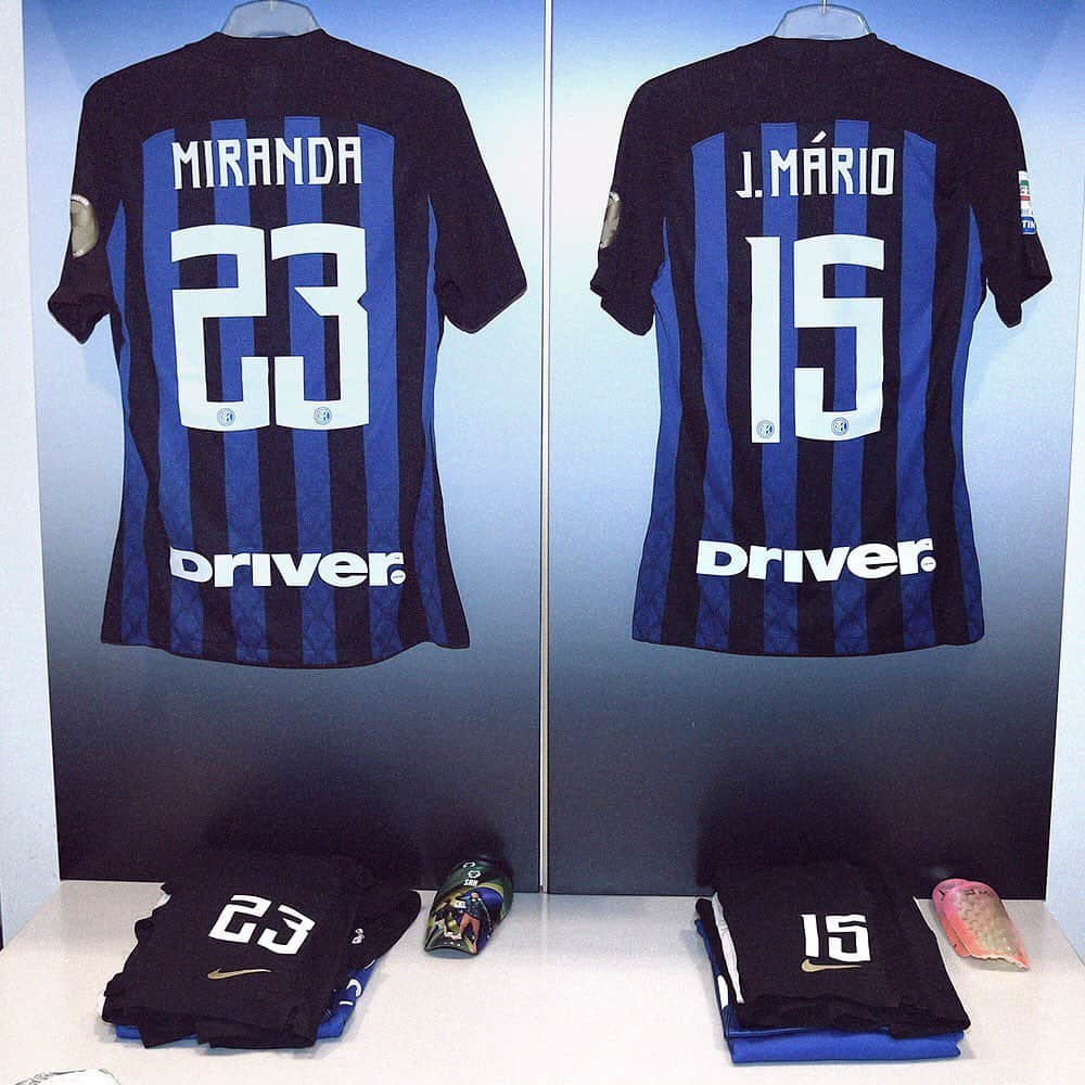 インテルナツィオナーレ・ミラノさんのインスタグラム写真 - (インテルナツィオナーレ・ミラノInstagram)「READY FOR #INTERCHIEVO? 👕📸 We're playing with a special patch on today to celebrate the 2019 Hall of Fame ceremony! #Inter #ForzaInter #InterForever #Legends #SerieA #Football」5月14日 1時31分 - inter