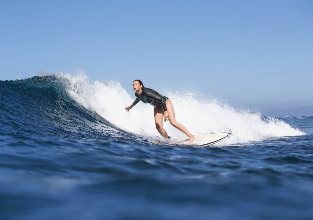 Oyshoさんのインスタグラム写真 - (OyshoInstagram)「Your waves are out there | New Watersports Collection available at @oysho_sport #surf」5月14日 1時33分 - oysho