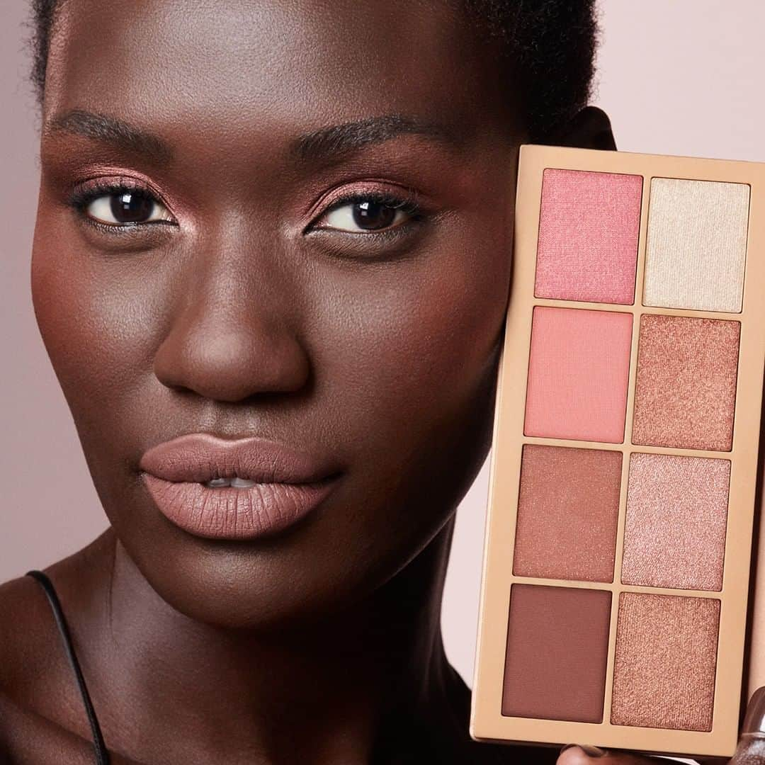 エスティローダーさんのインスタグラム写真 - (エスティローダーInstagram)「Nobody glows like you✨ Create lit-from-within makeup looks for your every mood with the NEW Oh Naturelle! Face & Eye Palette from #EsteeBeautyDirector @violette_fr. This multi-use palette from the latest #EsteeLauderxViolette collection features 8 shades in sparkle, pearl and matte finishes (link in bio to shop).」5月14日 2時00分 - esteelauder