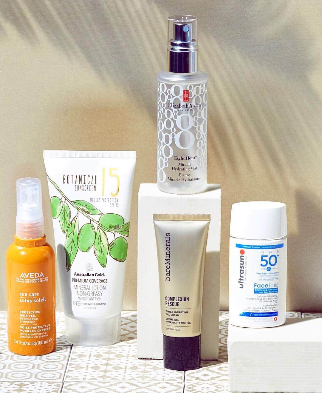 Nextさんのインスタグラム写真 - (NextInstagram)「Infuse your beauty routine with these 5 all-important SPF saviours to protect and soothe your skin ☀️ TIP 💡 If your skincare products already include a form of SPF, it is still important to apply a regular face SPF that will protect against UVB rays too! @nextofficial_beauty. #beauty #suncare #spf #safe #sunshine #summer #summervibes #nextbeauty #aveda #elizabetharden #bareminerals」5月14日 2時13分 - nextofficial