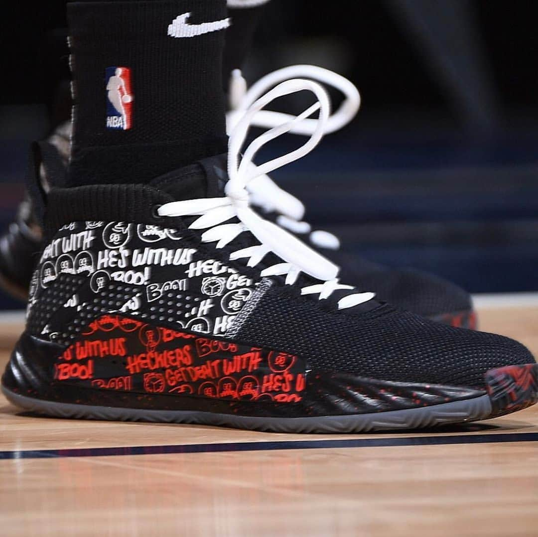 デイミアン・リラードさんのインスタグラム写真 - (デイミアン・リラードInstagram)「/// Round 2 #KicksOnCourt:  Black “Hecklers Get Dealt With” PE (Games 1, 2, 5 and 7), Ira Jenkins/Brookfield Gym PE (Game 3), Multi-color (Game 4) and Suga Gee (Game 6)  What #Dame5 colorways should I wear in the WCF??? Hit the link in my bio to see all the available #Dame5 colorways.」5月14日 2時30分 - damianlillard