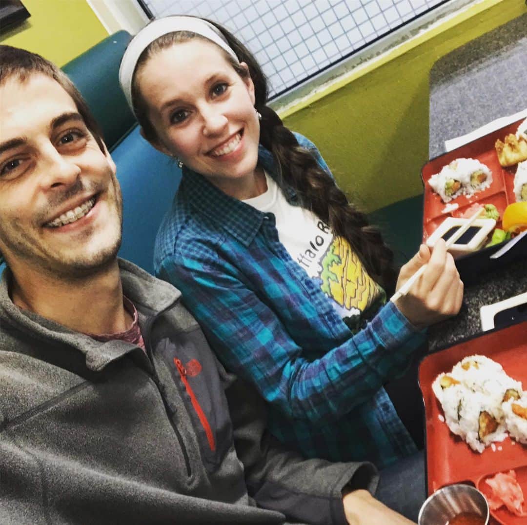 デリック・ディラードのインスタグラム：「Happy Mother’s Day Jill!  I always enjoy our weekly sushi date... and really any other time I’m blessed to spend with you! ;) ***Special Mother’s Day post on the blog*** checkout www.dillardfamily.com or click the link in my bio.」
