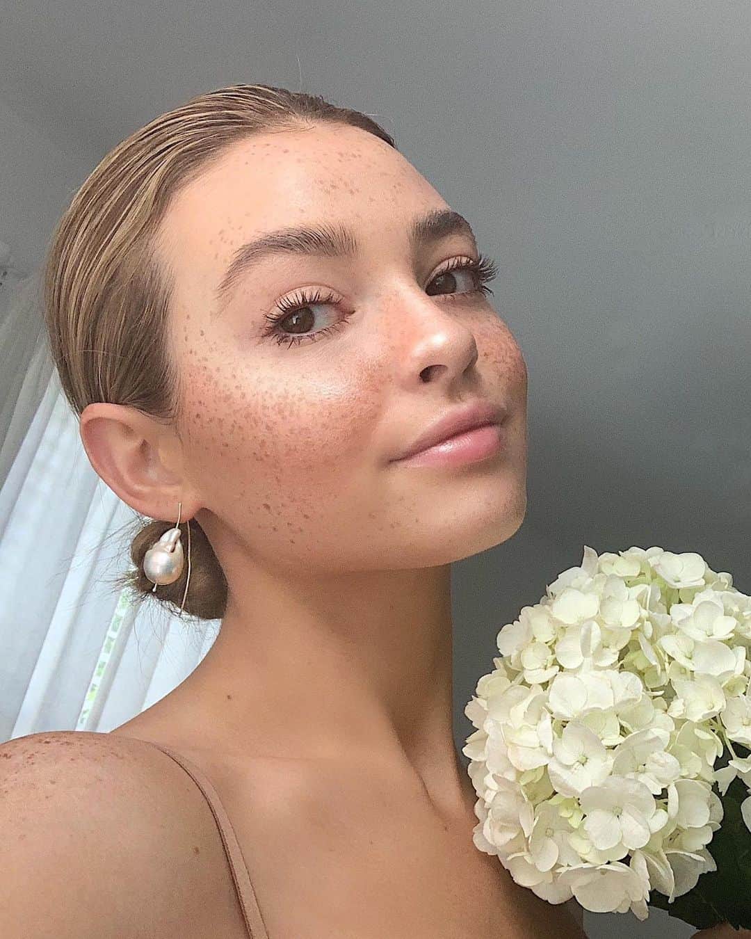 Kelsey Simoneさんのインスタグラム写真 - (Kelsey SimoneInstagram)「Keeping my skin glowy & dewy with the new @sc Sephora Collection’s new skincare line! Every product is made with clean ingredients which makes my skin feel refreshed and light! 🛁 #sephoracollection #beautyuncomplicated #ad (shop link in my description! )」5月14日 2時40分 - k.els.e.y